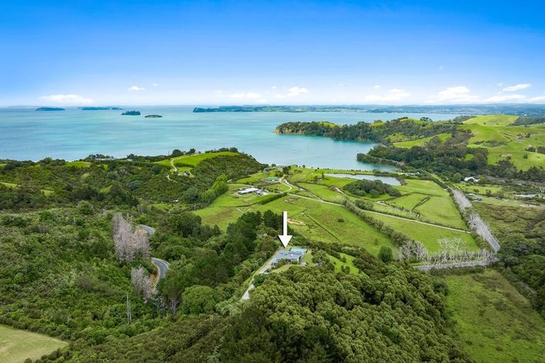 Photo of property in 923 Takatu Road, Tawharanui Peninsula, Warkworth, 0986