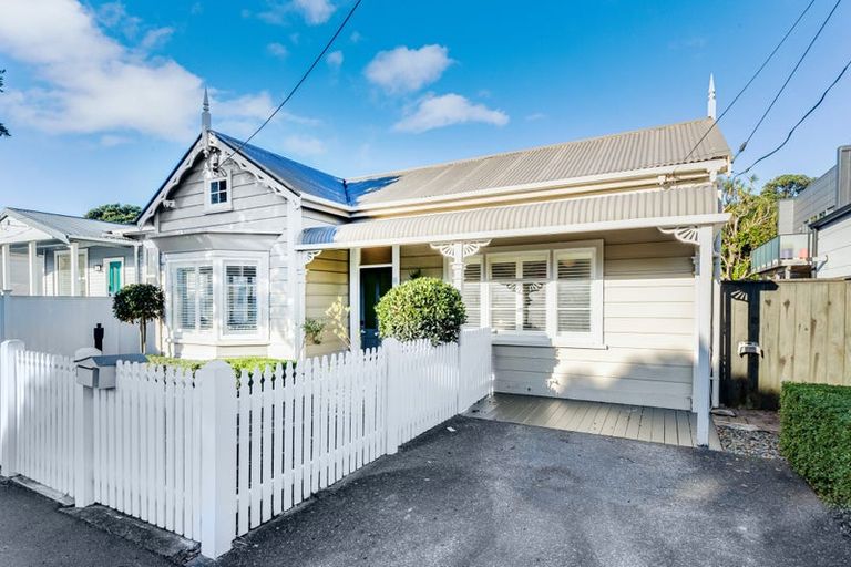 Photo of property in 18 Cuba Street, Petone, Lower Hutt, 5012