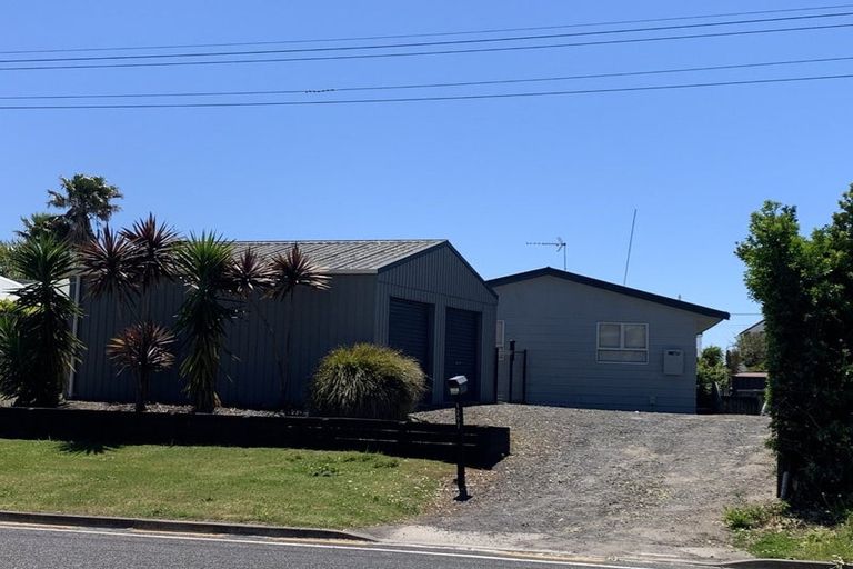 Photo of property in 1297 Papamoa Beach Road, Papamoa Beach, Papamoa, 3118