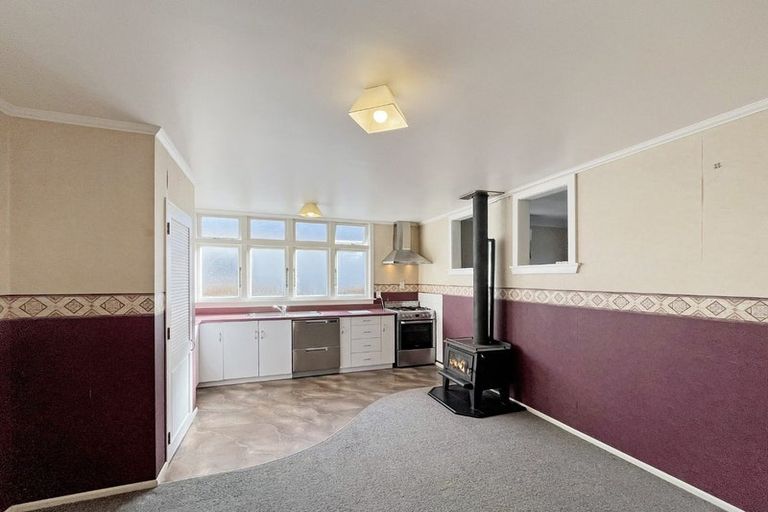 Photo of property in 16 Shamrock Street, Takaro, Palmerston North, 4412