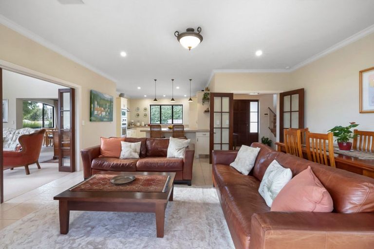 Photo of property in 8 Tupare Place, Highlands Park, New Plymouth, 4312