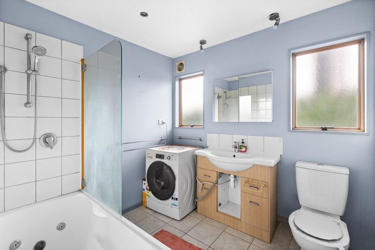 Photo of property in 102 Freyberg Avenue, Tamatea, Napier, 4112