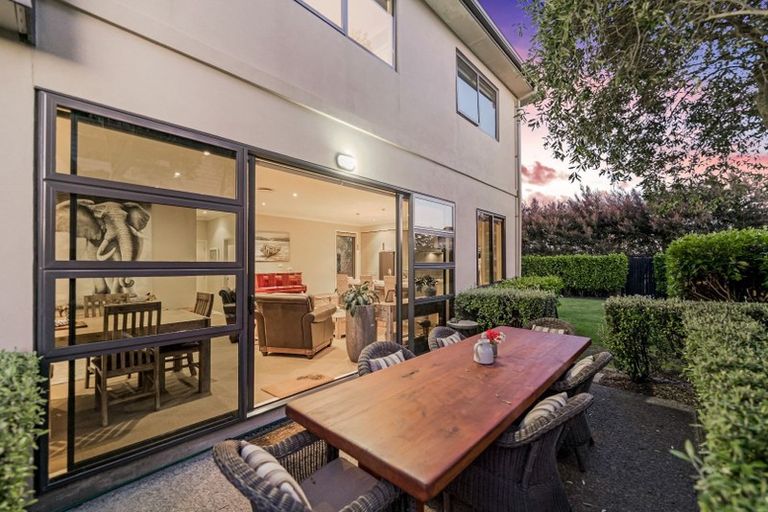 Photo of property in 18 Corsica Way, Karaka, Papakura, 2113