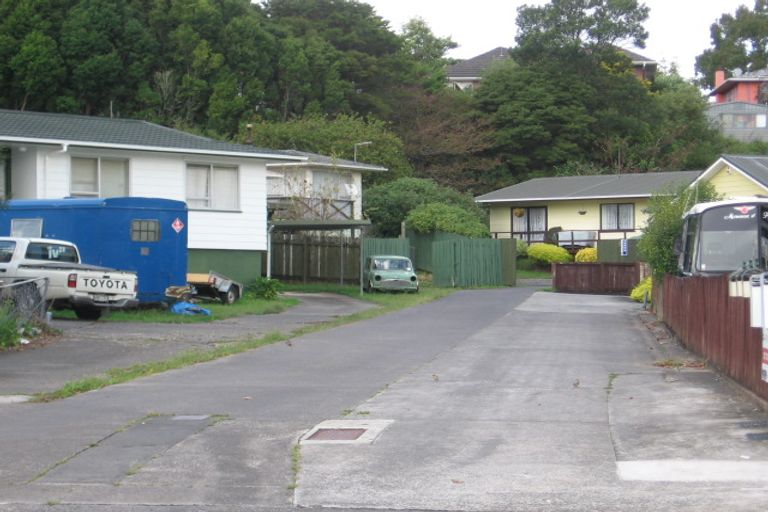 Photo of property in 76 Chilcott Road, Henderson, Auckland, 0612