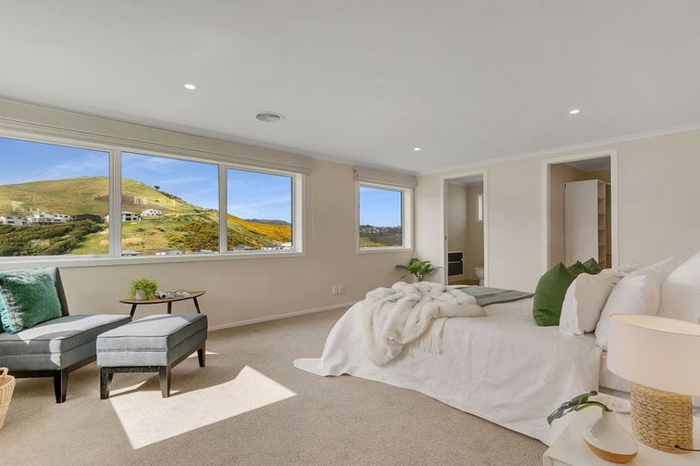 Photo of property in 44 Melksham Drive, Churton Park, Wellington, 6037