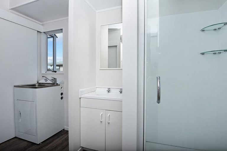 Photo of property in 18 Roberts Road, Te Atatu South, Auckland, 0610