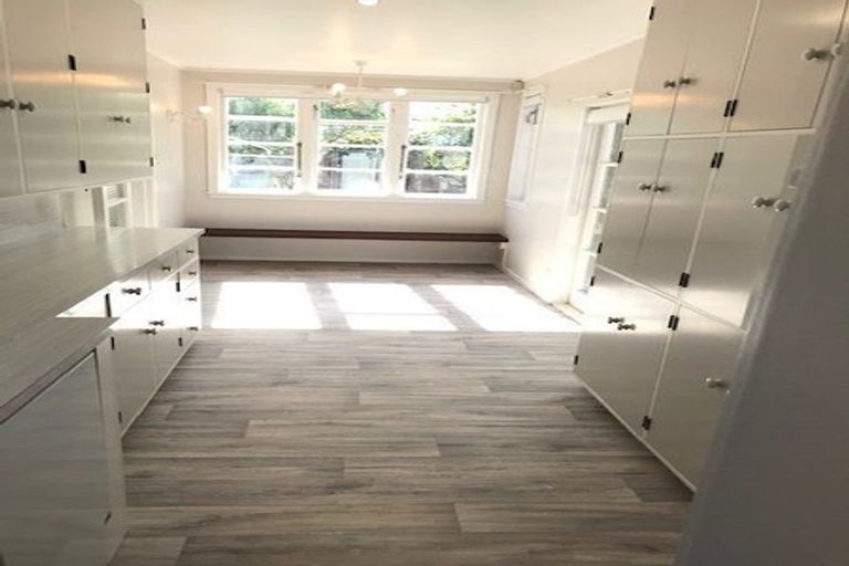 Photo of property in 27 Hautana Square, Woburn, Lower Hutt, 5010