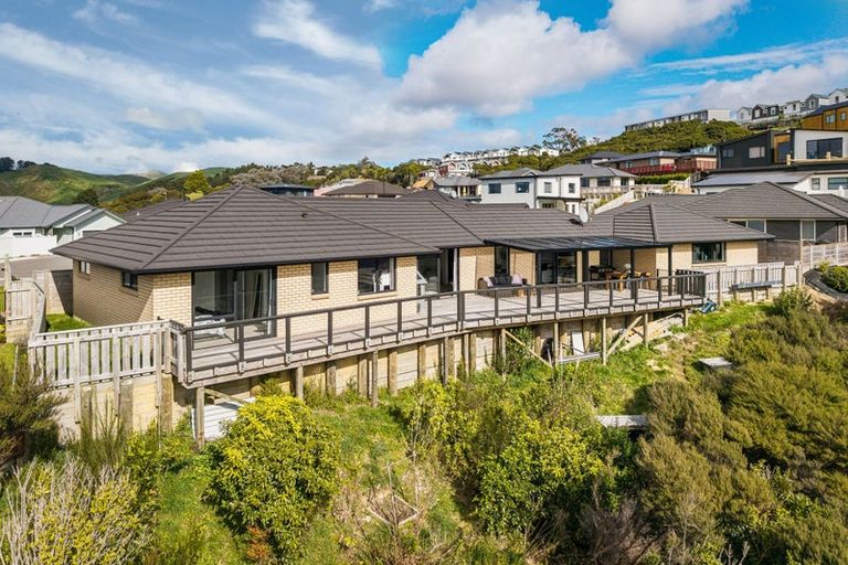 Photo of property in 27 Topsail Way, Whitby, Porirua, 5024