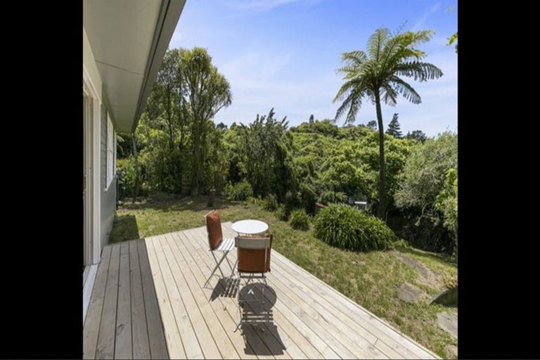 Photo of property in 138 Miromiro Road, Normandale, Lower Hutt, 5010