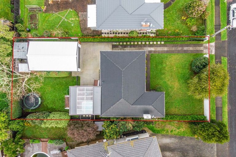 Photo of property in 83 Hutchinsons Road, Bucklands Beach, Auckland, 2014