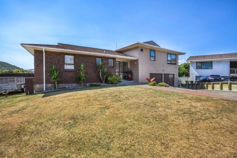 Photo of property in 9 Longitude Place, Whitby, Porirua, 5024