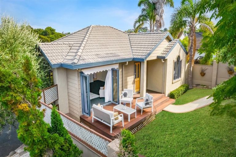 Photo of property in 1/22 Lagoon Way, West Harbour, Auckland, 0618