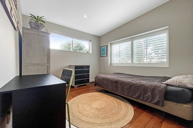 Photo of property in 26 Mantell Street, Seatoun, Wellington, 6022