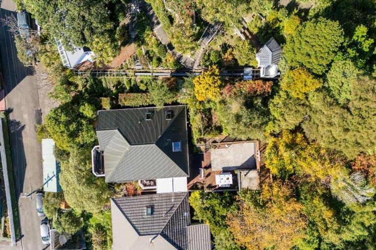 Photo of property in 32 Rona Street, Eastbourne, Lower Hutt, 5013
