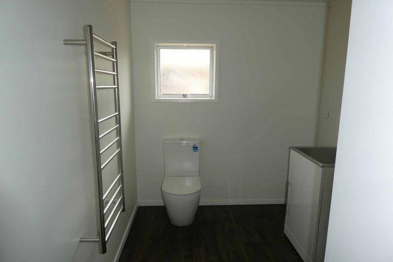 Photo of property in 1/22 Robert Burke Place, Henderson, Auckland, 0612