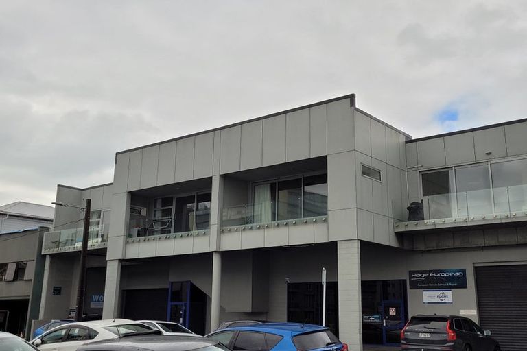 Photo of property in 25u5 Home Street, Mount Victoria, Wellington, 6011