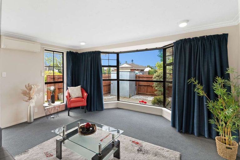 Photo of property in 37 Karnak Crescent, Russley, Christchurch, 8042