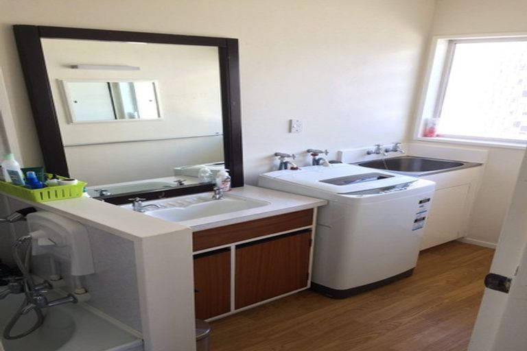 Photo of property in 11 Retter Street, Paparangi, Wellington, 6037