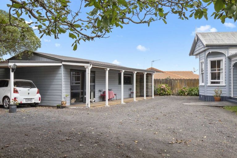 Photo of property in 13 Norfolk Rise, Waiuku, 2123