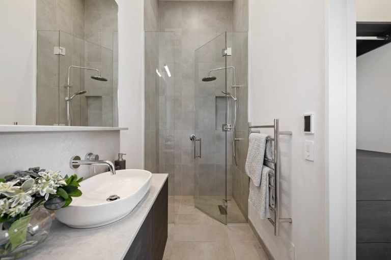 Photo of property in 5 Lancewood Lane, Queenstown, 9300