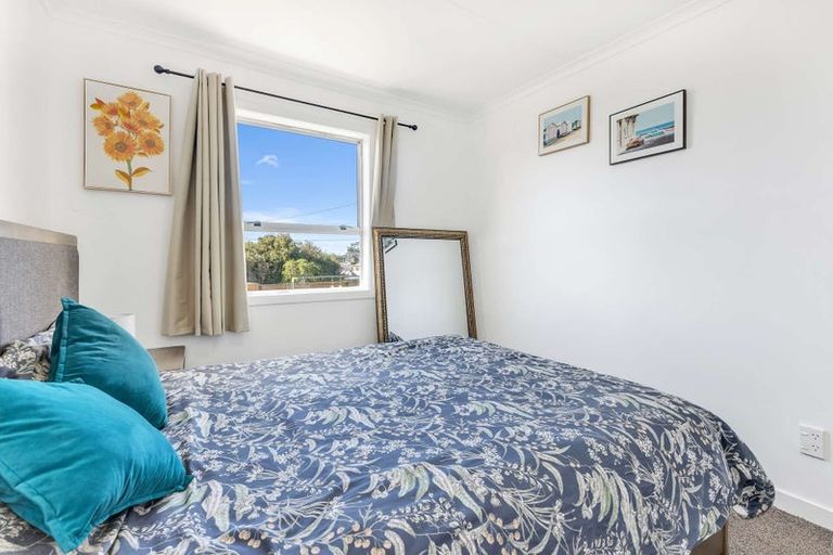 Photo of property in 16 Alberta Road, Glen Avon, New Plymouth, 4312