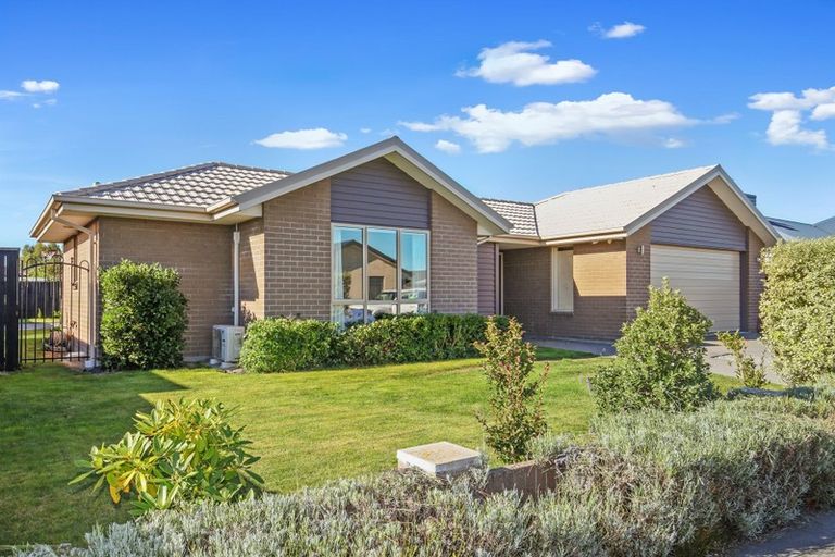Photo of property in 17 Conie Glen Lane, Broomfield, Christchurch, 8042