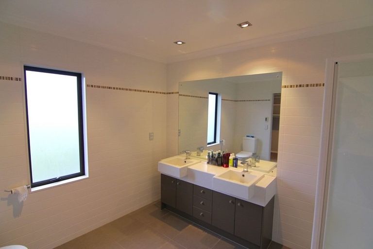 Photo of property in 75 Laurel Oak Drive, Schnapper Rock, Auckland, 0632