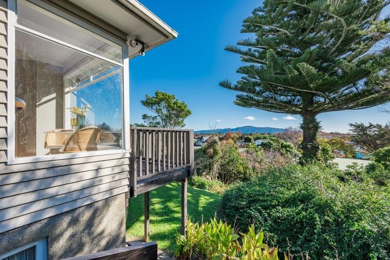 Photo of property in 55 Aorangi Road, Paraparaumu, 5032