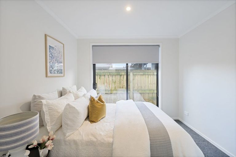 Photo of property in 5/5 Peachgrove Road, Te Atatu Peninsula, Auckland, 0610