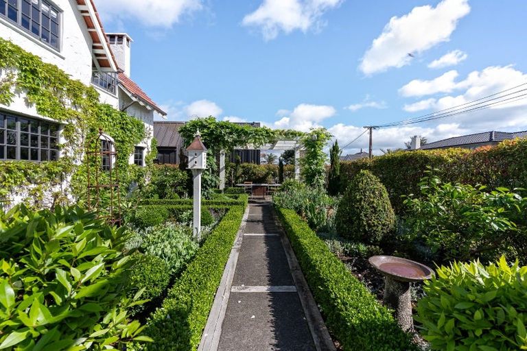 Photo of property in 14 Rewiti Avenue, Takapuna, Auckland, 0622