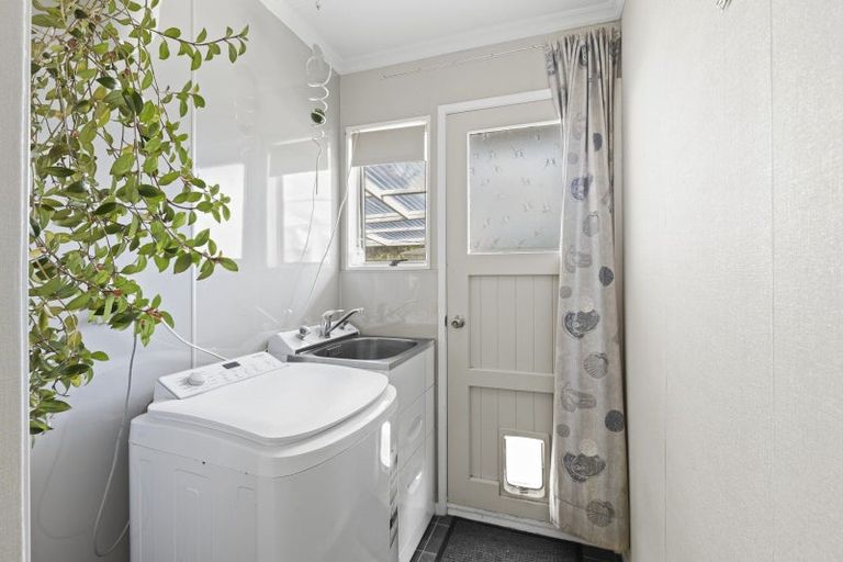 Photo of property in 9b Herekawe Drive, Spotswood, New Plymouth, 4310