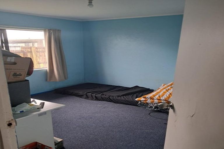 Photo of property in 1/5 Volta Place, Clendon Park, Auckland, 2103