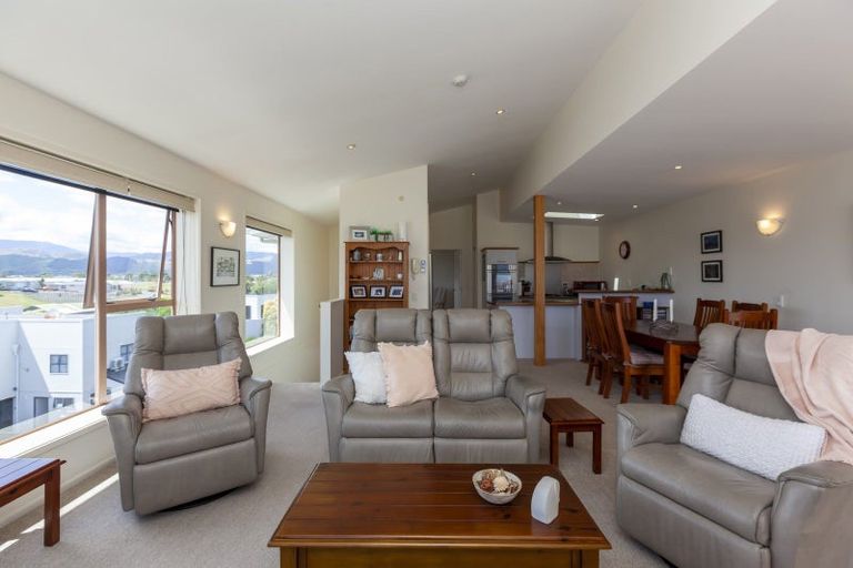 Photo of property in 13/1 Marine Parade, Paraparaumu Beach, Paraparaumu, 5032