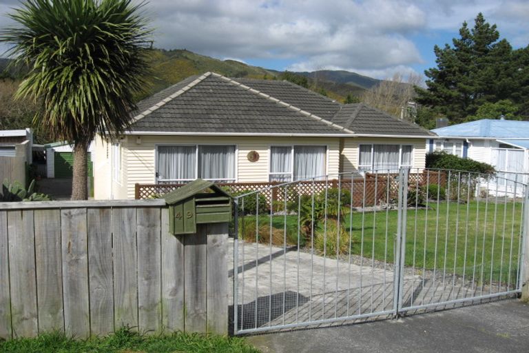 Photo of property in 49 Stanley Street, Wainuiomata, Lower Hutt, 5014