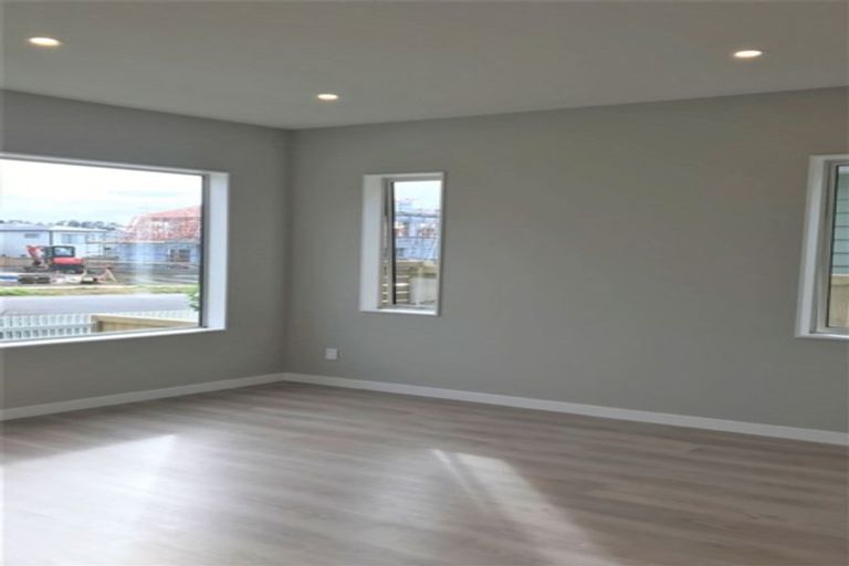 Photo of property in 14 Roa Avenue, Hobsonville, Auckland, 0616