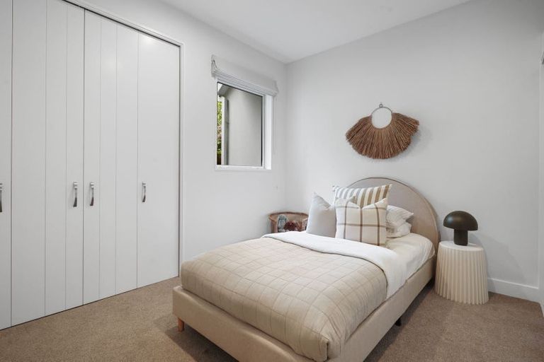 Photo of property in 17 Innes Road, St Albans, Christchurch, 8052