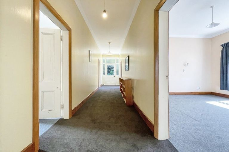 Photo of property in 123a Glenmore Street, Kelburn, Wellington, 6012