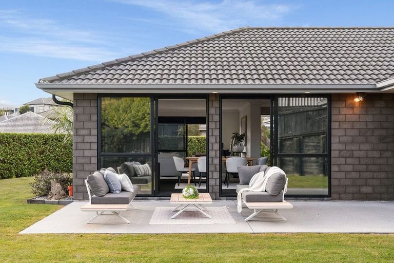 Photo of property in 39 Ballintoy Park Drive, Welcome Bay, Tauranga, 3175