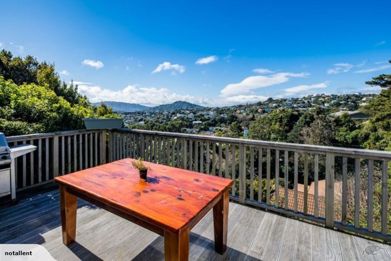 Photo of property in 33 Verviers Street, Karori, Wellington, 6012