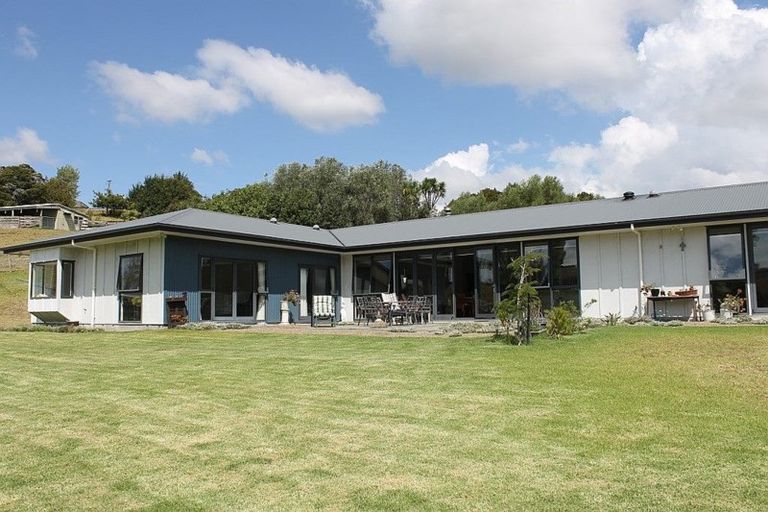 Photo of property in 61 Hurndall Street East, Maungaturoto, 0520