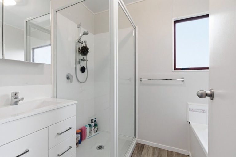 Photo of property in 13b Emery Place, Papamoa Beach, Papamoa, 3118