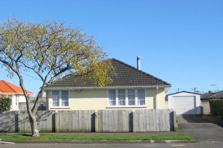 Photo of property in 13 Queenwood Road, Levin, 5510