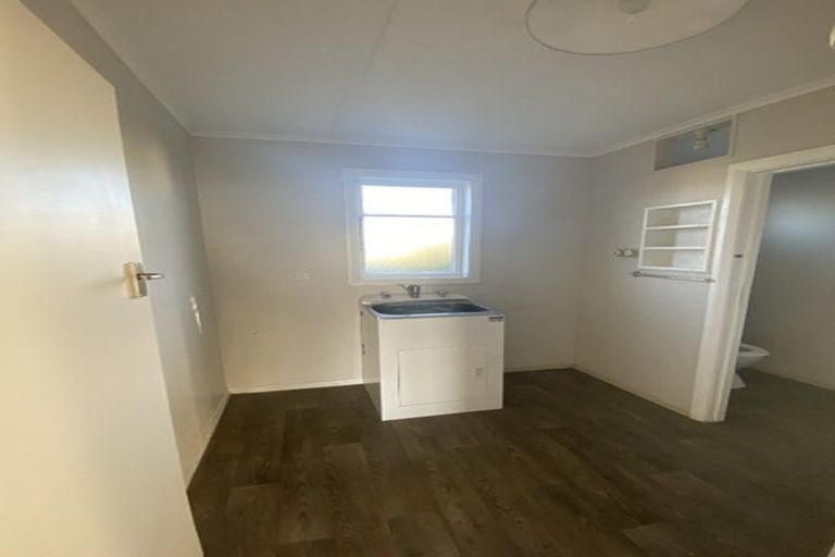 Photo of property in 12 Woburn Street, Waipukurau, 4200