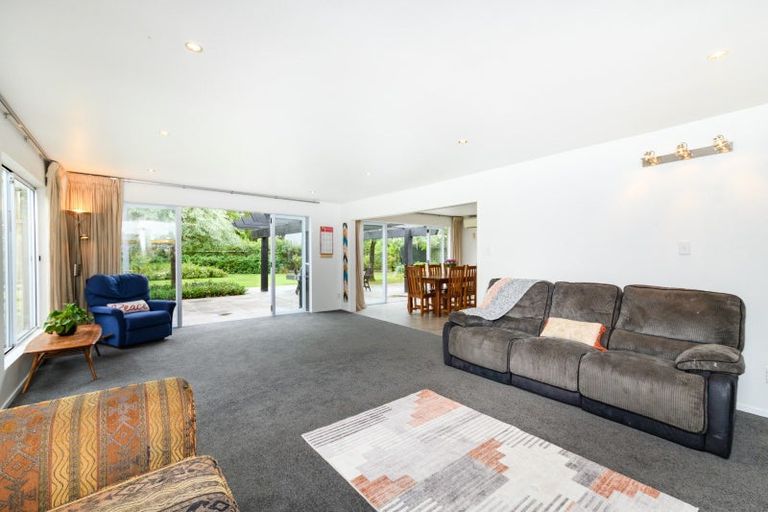 Photo of property in 212 Polson Hill Drive, Aokautere, Palmerston North, 4471