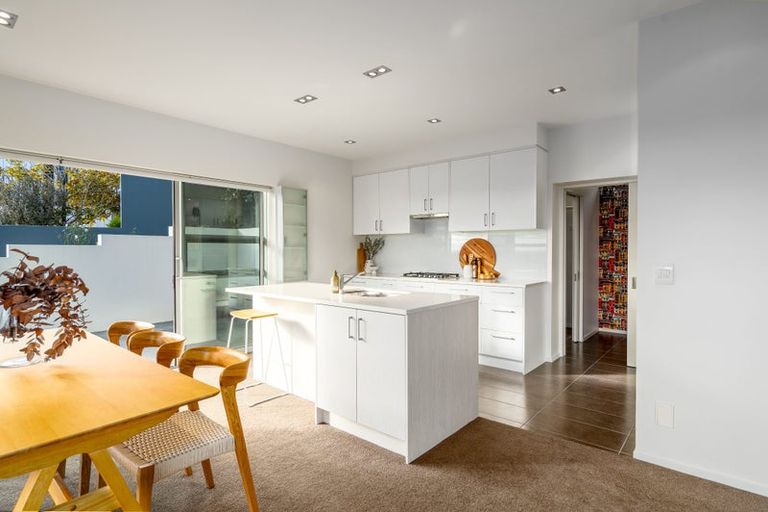 Photo of property in 6 Yelverton Place, Huntsbury, Christchurch, 8022