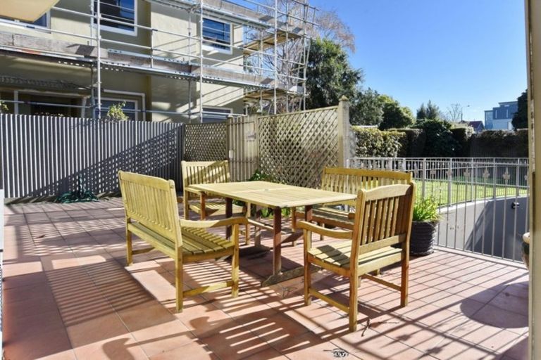 Photo of property in 4/245 Montreal Street, Christchurch Central, Christchurch, 8013