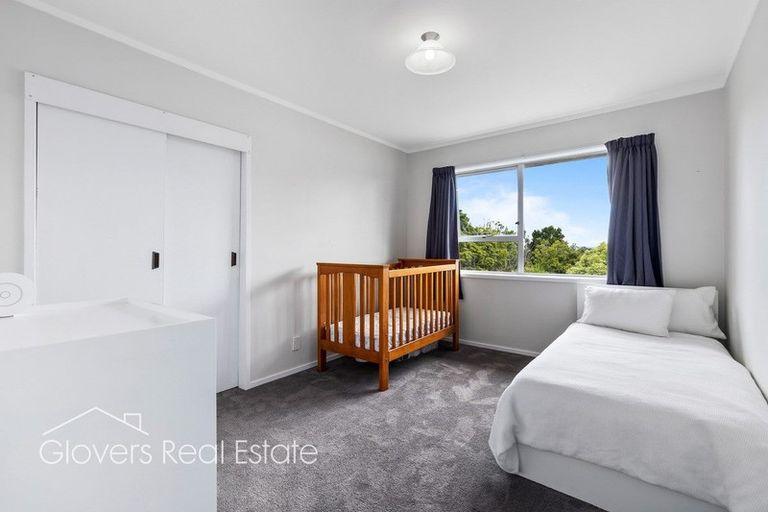 Photo of property in 10 Seabar Place, Glen Eden, Auckland, 0602