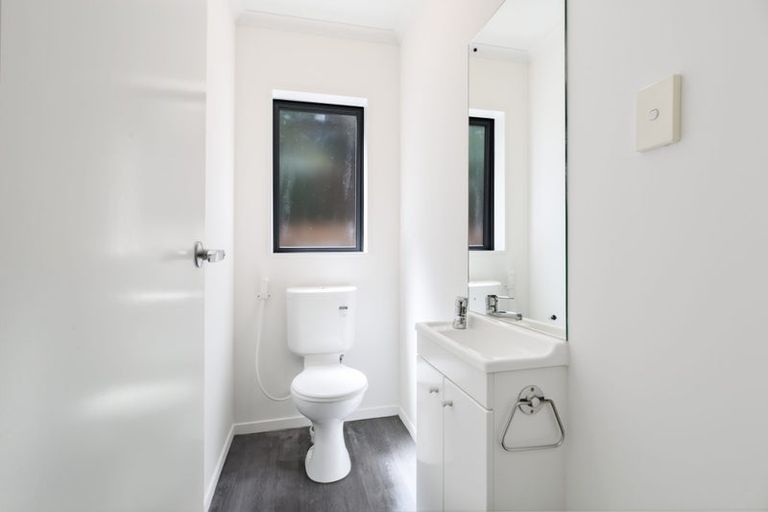 Photo of property in 24 Foundation Place, Glen Eden, Auckland, 0602