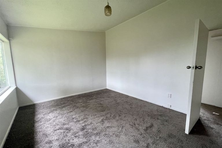 Photo of property in 13 Denyer Place, New Lynn, Auckland, 0600