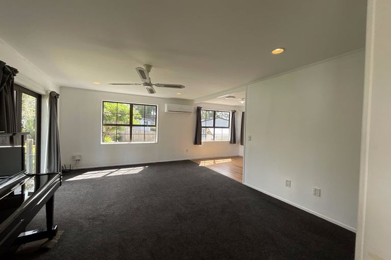 Photo of property in 3 Coey Place, Glen Eden, Auckland, 0602